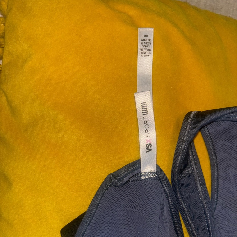 Victoria’s Secret VSX Gray Sports Bra Rainbow Logo Racerback Medium Gym Athletic - Picture 5 of 6